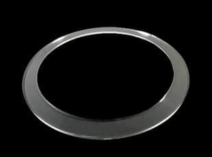 大型石英リング。湖北工業のスラリーキャスト法を用いて作成されたSSG（スラリーキャスト石英ガラス, Slurry cast Silica Glass）。Semicon Japan 2025出展予定製品。