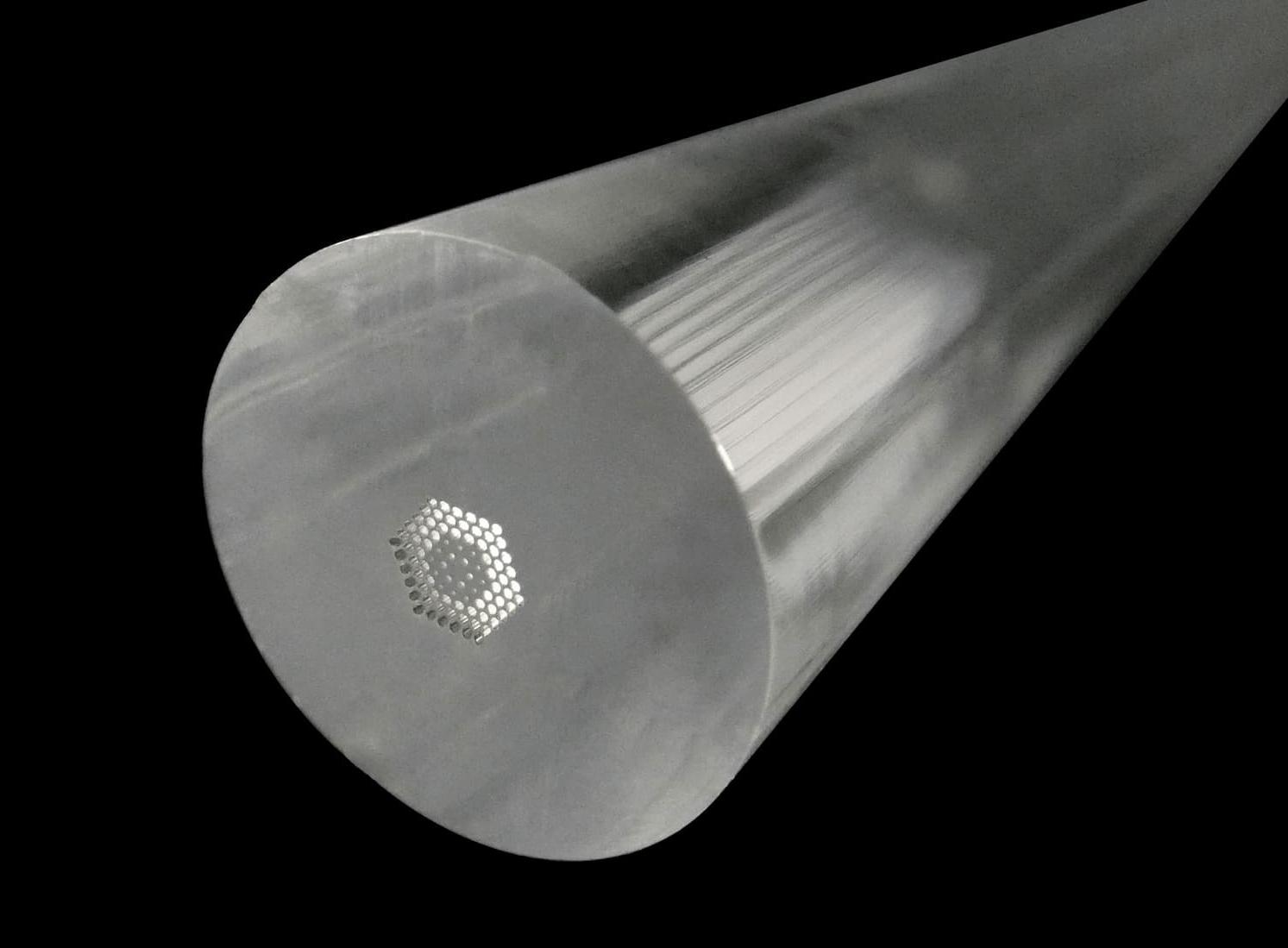 PCF（フォトニック結晶ファイバ）プリフォーム。OFC 2026出展予定製品